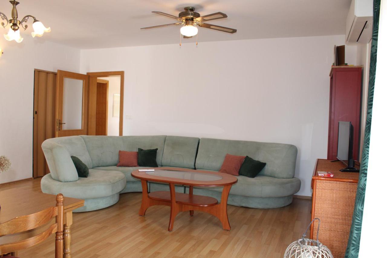 Apartment Noel Sveti Vid-Miholjice Buitenkant foto