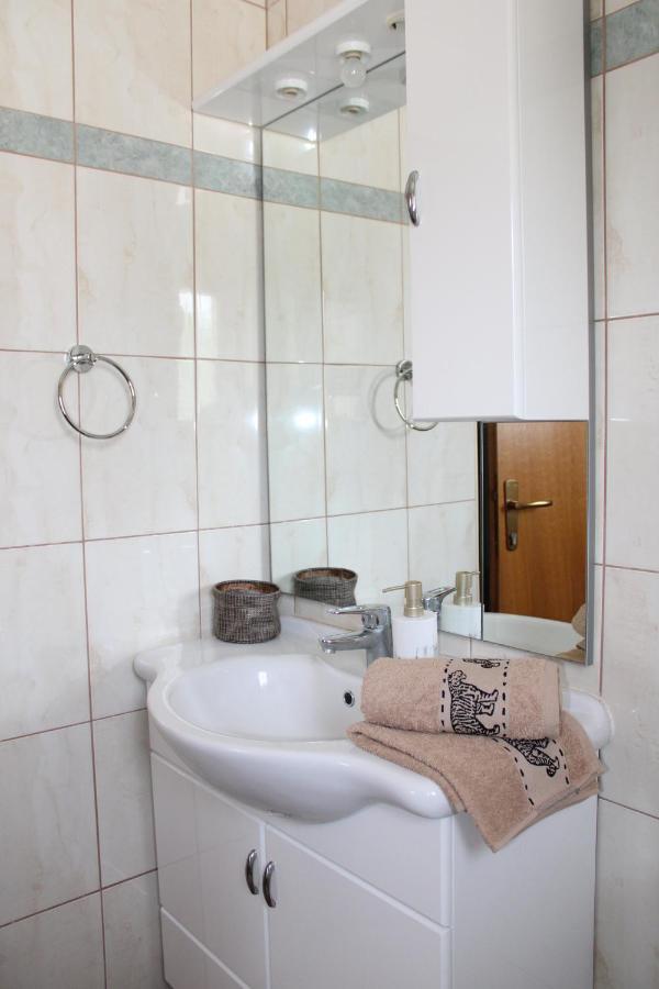 Apartment Noel Sveti Vid-Miholjice Buitenkant foto