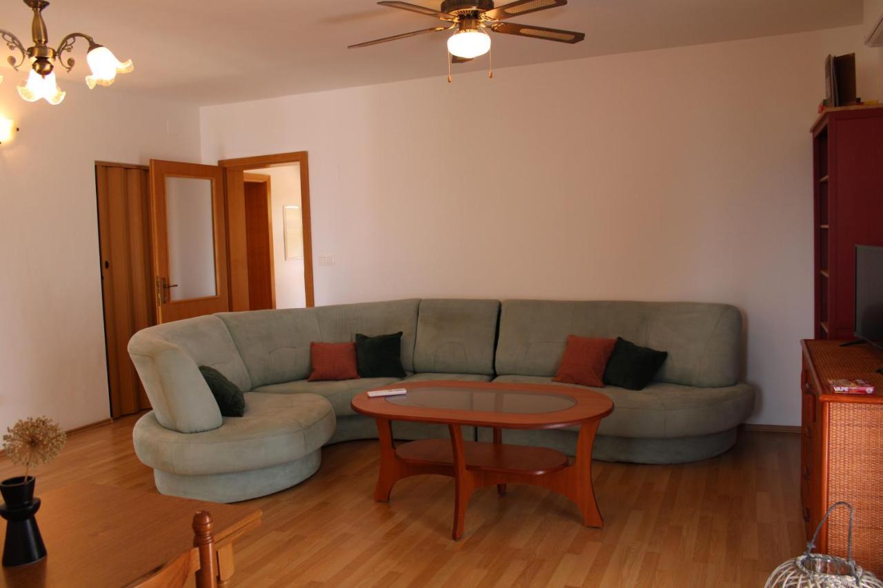 Apartment Noel Sveti Vid-Miholjice Buitenkant foto