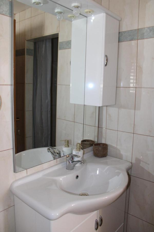 Apartment Noel Sveti Vid-Miholjice Buitenkant foto